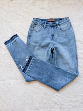 Judy Blue Mid Rise Raw Hem Boyfriend Fit Jeans